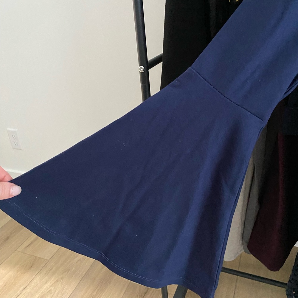 Navy bodycon dress with bell sleeves - Picture 4 of 5